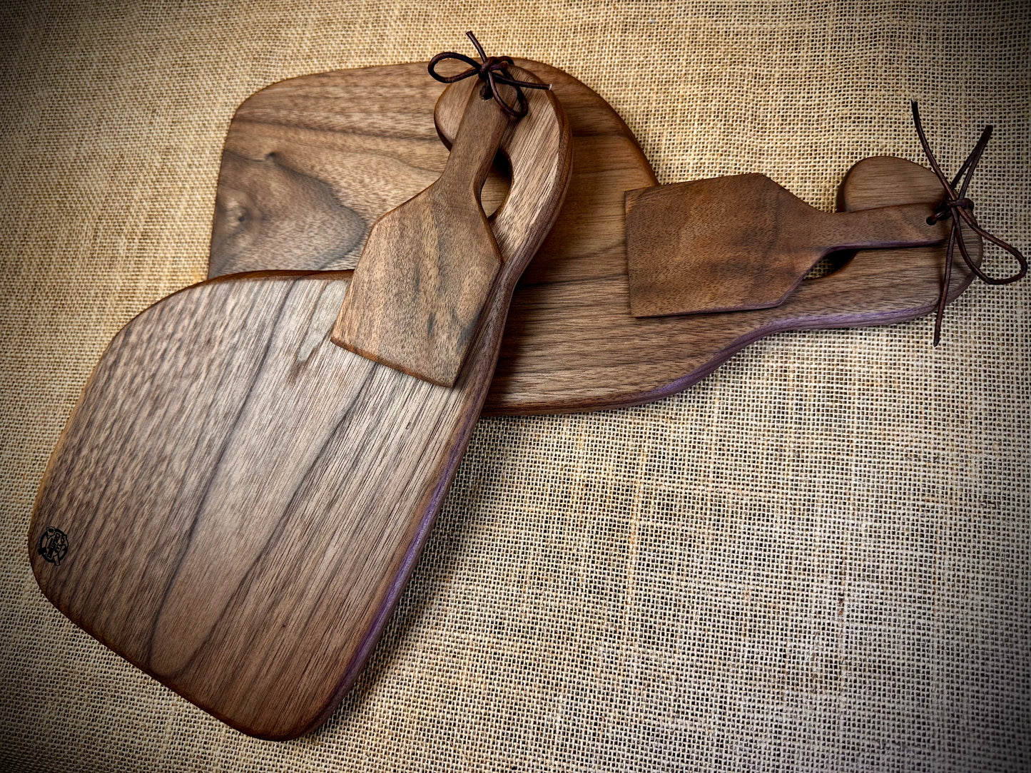 Walnut Cheeseboard Set